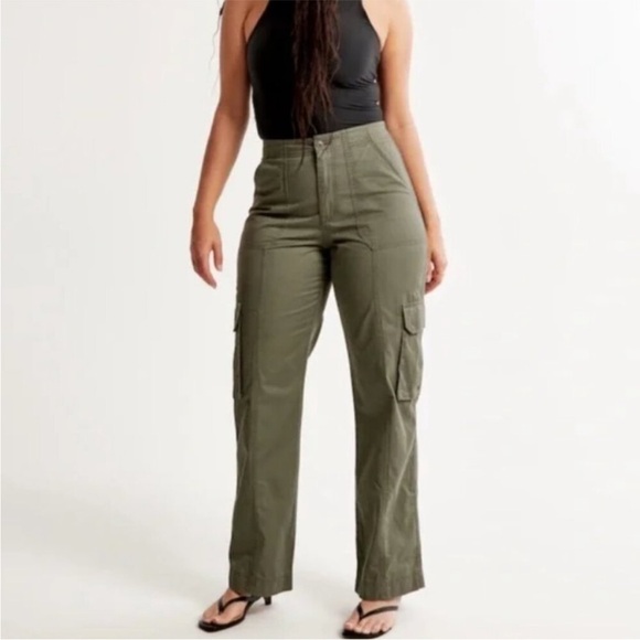 Abercrombie Curve Love Relaxed Cargo Green Pants - Picture 1 of 7